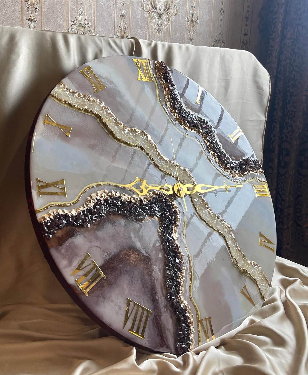 ✨ Elegant Geode Resin Wall Clock – Luxury Crystal Design