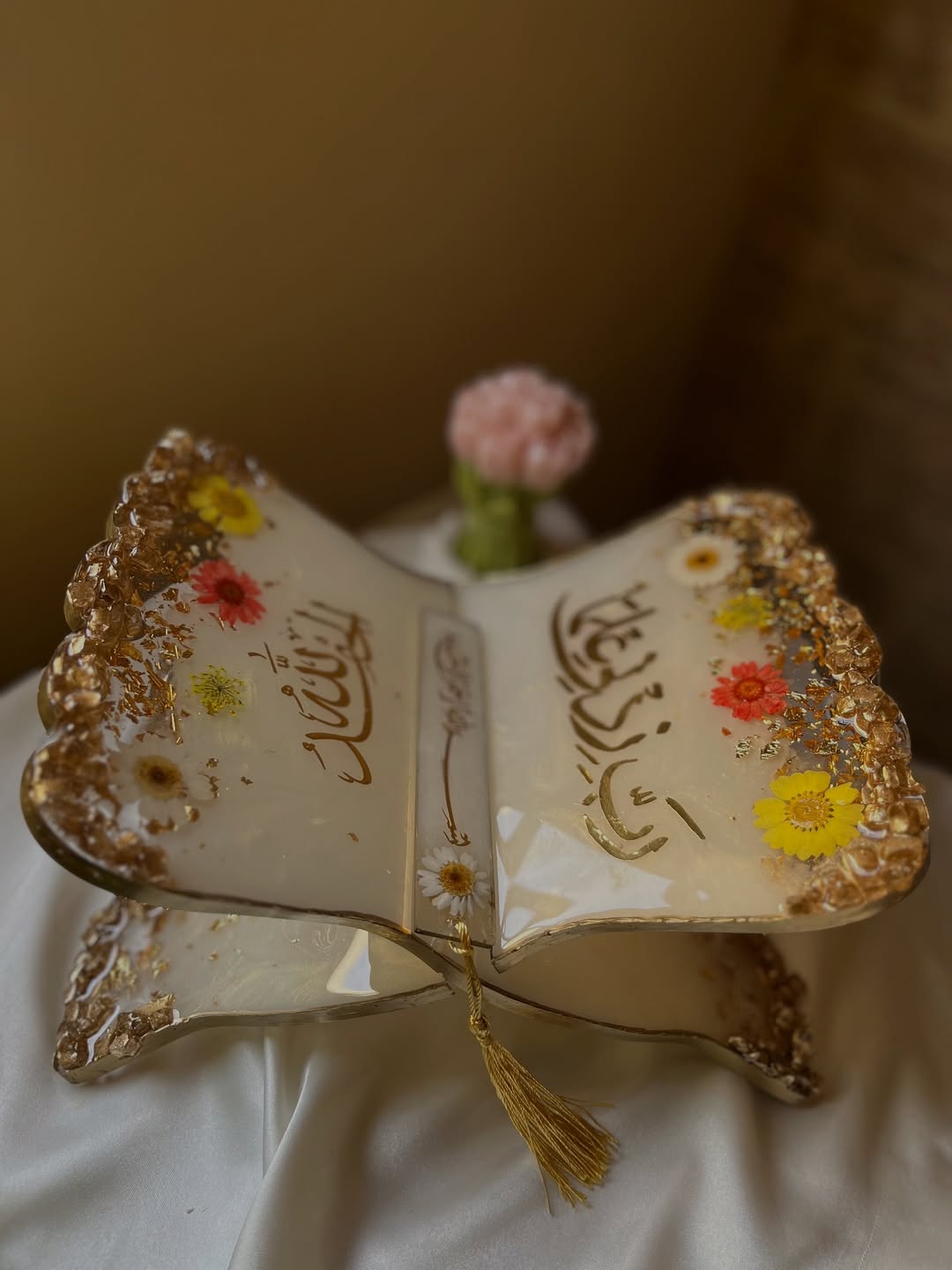 Luxury Floral Resin Quran Rehal Stand – Handcrafted Islamic Decor