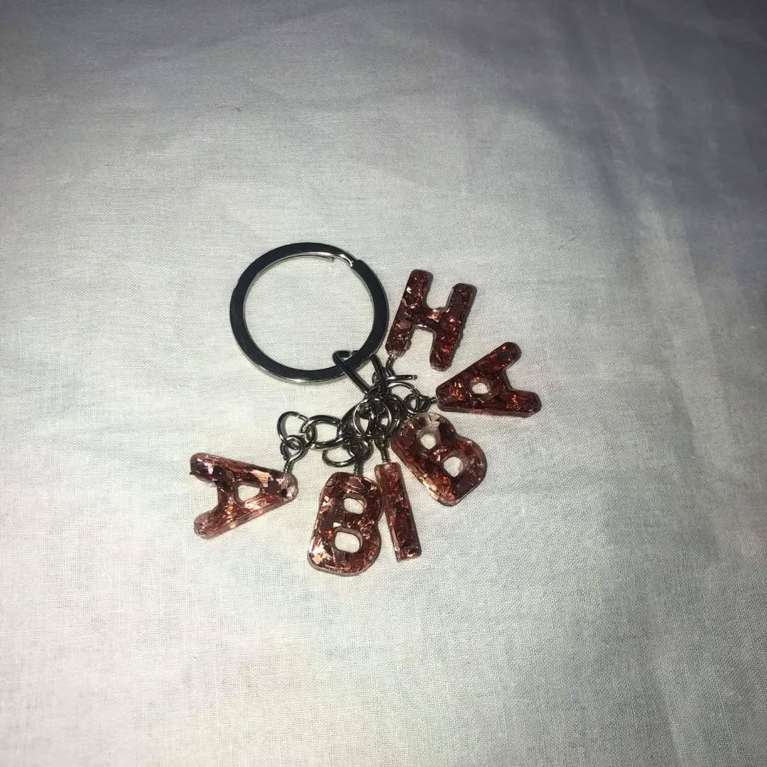 🌼 Elegant Resin Letter “M” – Floral & Gold Foil Design